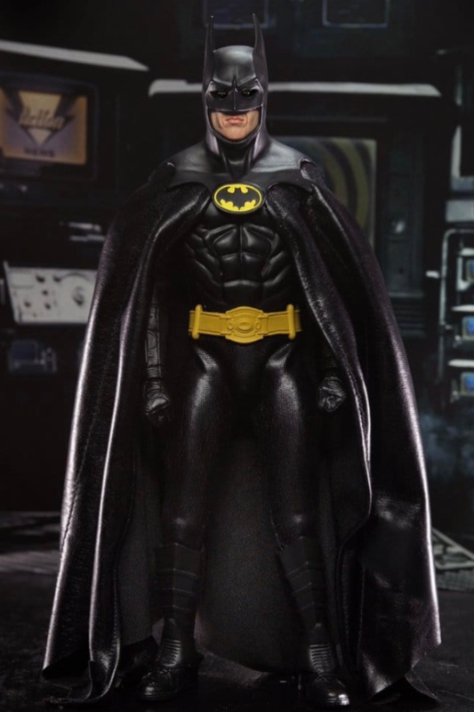 Batman 1989 figura 20 cm NECA versión cloth Michael Keaton