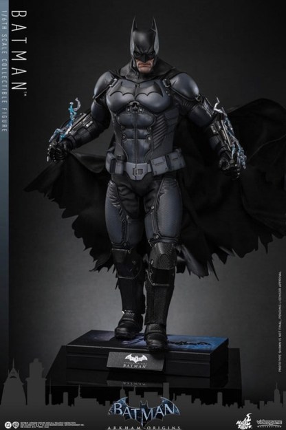 Figura Batman Arkham Origins Hot Toys escala 1/6 con armadura detallada