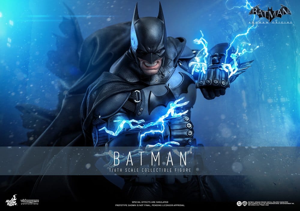 Figura Batman Arkham Origins Hot Toys con capa articulable y poses dinámicas