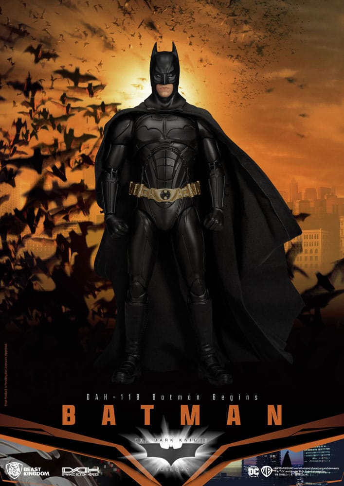 Batman con accesorios dorados y base expositora – figura escala 1/9