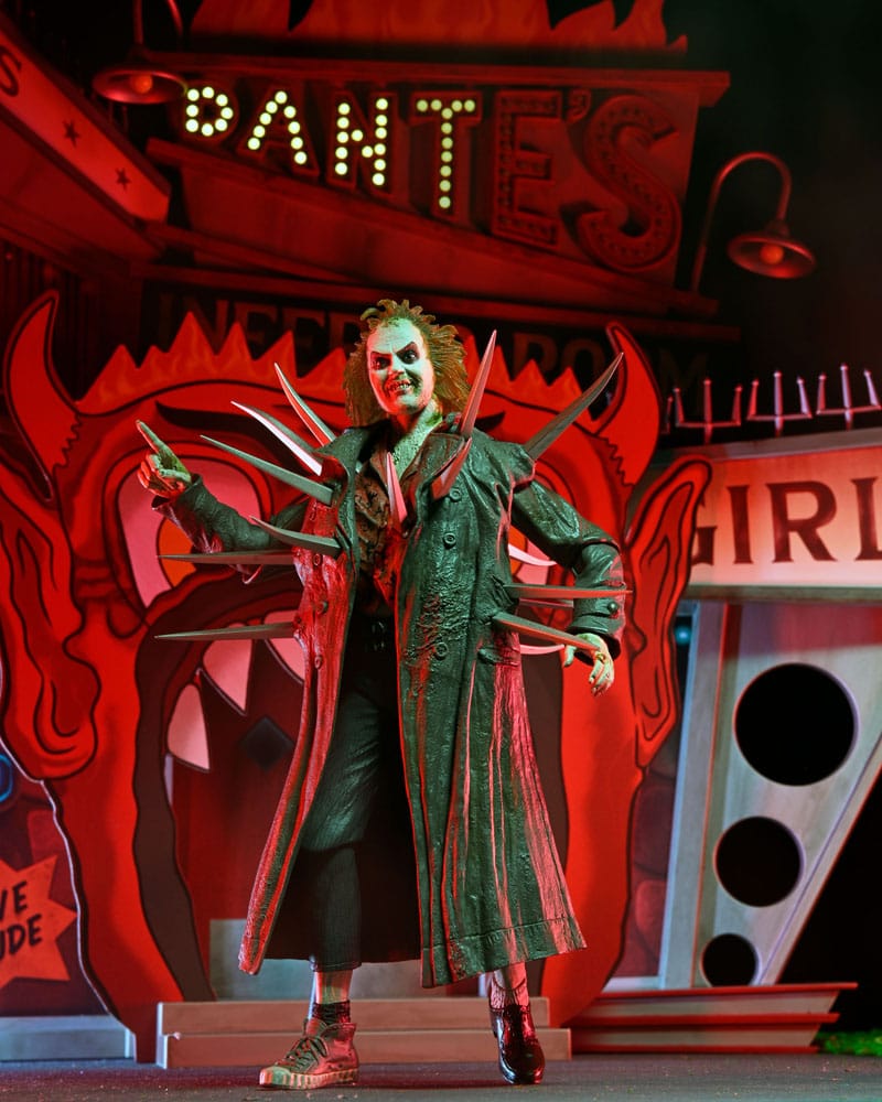 Figura articulada Beetlejuice Trenchcoat With Spikes de 18 cm basada en la película