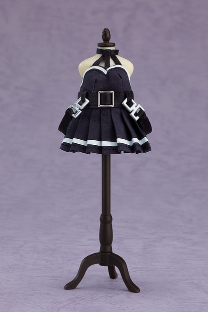 Set de ropa y accesorios para Nendoroid Doll de Übel de Frieren: Beyond Journey's End, fabricado por Good Smile Company, con vestido negro de detalles blancos, brazaleta y ropa interior, sin figura incluida.
