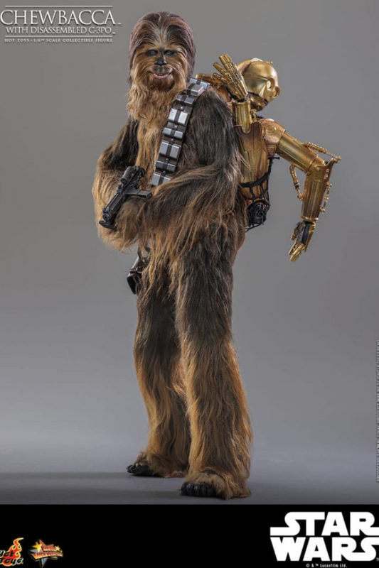 Figura articulada Chewbacca con C-3PO desmontado Hot Toys escala 1/6 de Star Wars Episodio V