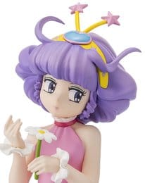 Primer plano de la figura Creamy Mami Adokenette de Tamashii Nations