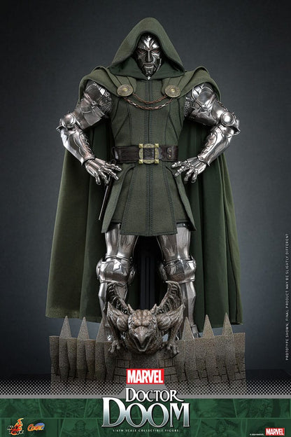 Figura articulada Doctor Doom Marvel Comic Hot Toys escala 1/6