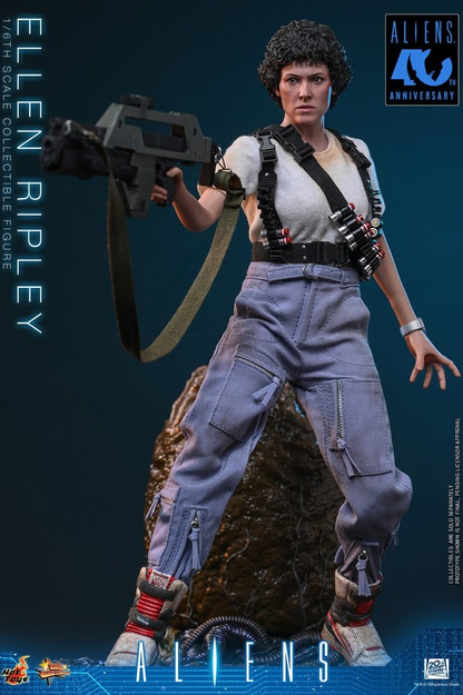 Figura Ellen Ripley Hot Toys Aliens Movie Masterpiece escala 1/6 con rifle de pulso M41A y lanzallamas M240