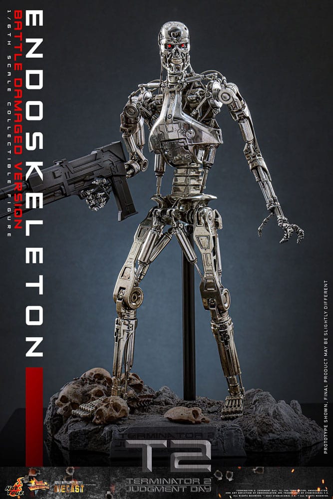 Figura ENDOESQUELETO Terminator 2 Hot Toys con efectos de iluminación y detalles de batalla