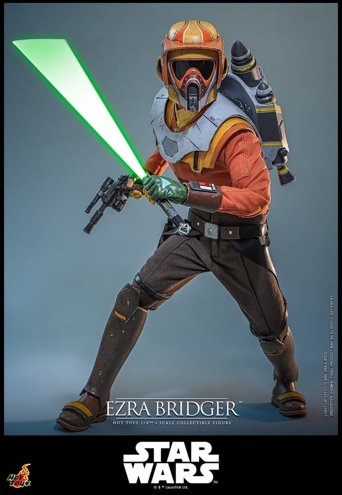 Ezra Bridger Hot Toys 1/6 con sable de luz LED verde y traje detallado de Star Wars Rebels