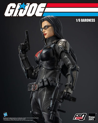 Figura articulada de Baroness con accesorios y rifle – G.I. Joe oficial.