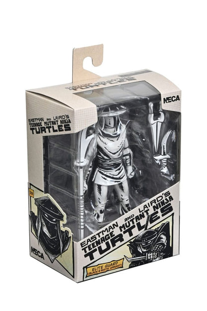 Figura articulada Elite Foot Ninja Guard Black & White de NECA inspirada en los cómics clásicos de Teenage Mutant Ninja Turtles.