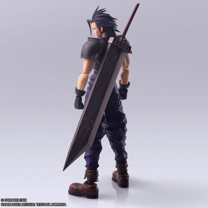Figura articulada Zack Fair Final Fantasy VII Bring Arts 16 cm vista de cuerpo completo en posición estática.