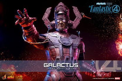 Detalle iluminación LED de Galactus en ojos y pecho – Figura Marvel 70 cm