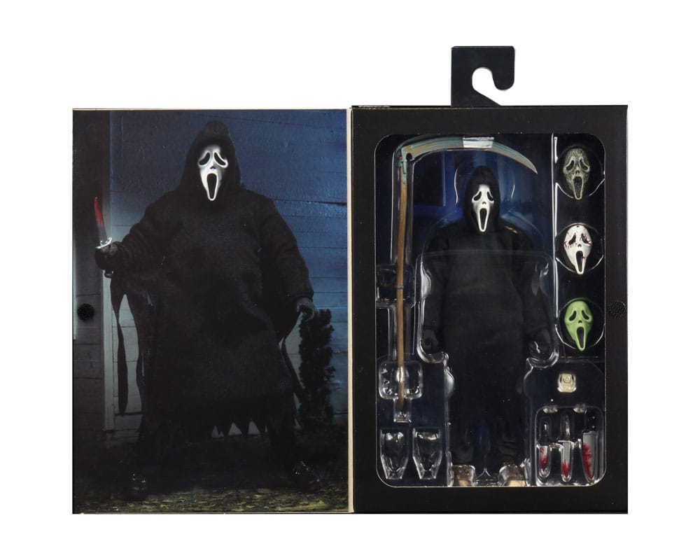 Figura coleccionista Ghostface NECA Scream con túnica de tela