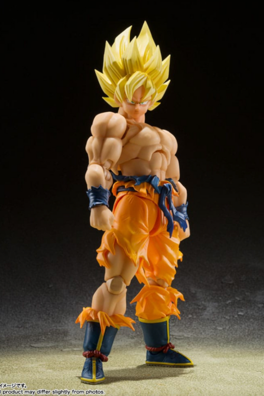 Figura Goku Super Saiyan 14 cm con uniforme dañado de Dragon Ball Z