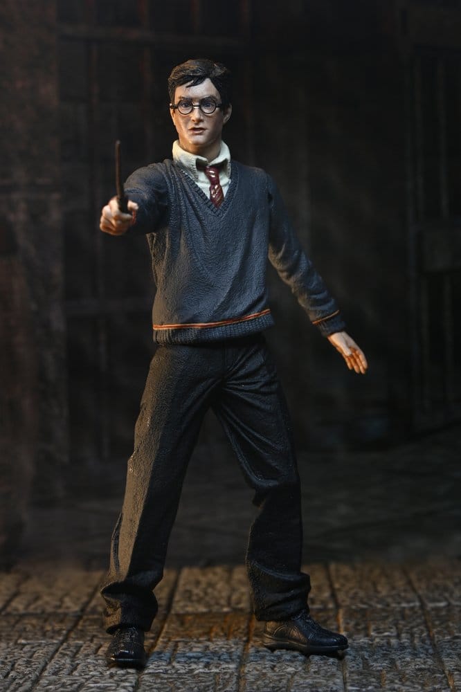 Figura Harry Potter Legacy Collection NECA 18 cm vista frontal con varita