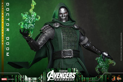DOCTOR DOOM FIGURA HOT TOYS AVENGERS: DOOMSDAY ULTIMATE VERSION 1/6 31 CM