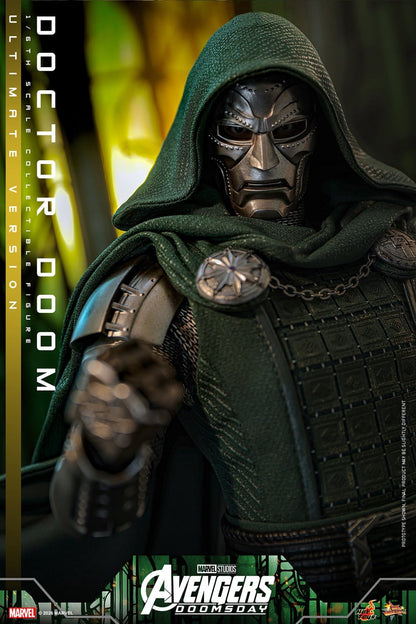 DOCTOR DOOM FIGURA HOT TOYS AVENGERS: DOOMSDAY ULTIMATE VERSION 1/6 31 CM