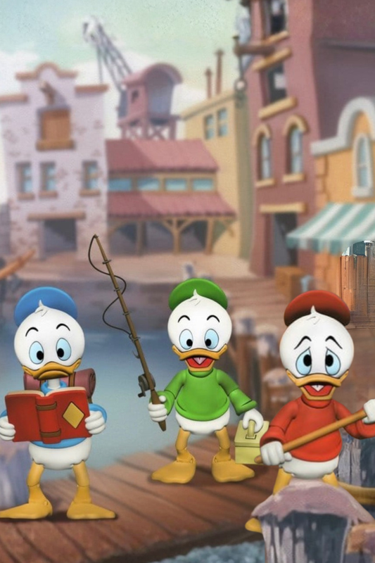 Pack de figuras Huey Dewey y Louie de NECA basado en DuckTales con diseño clásico y accesorios