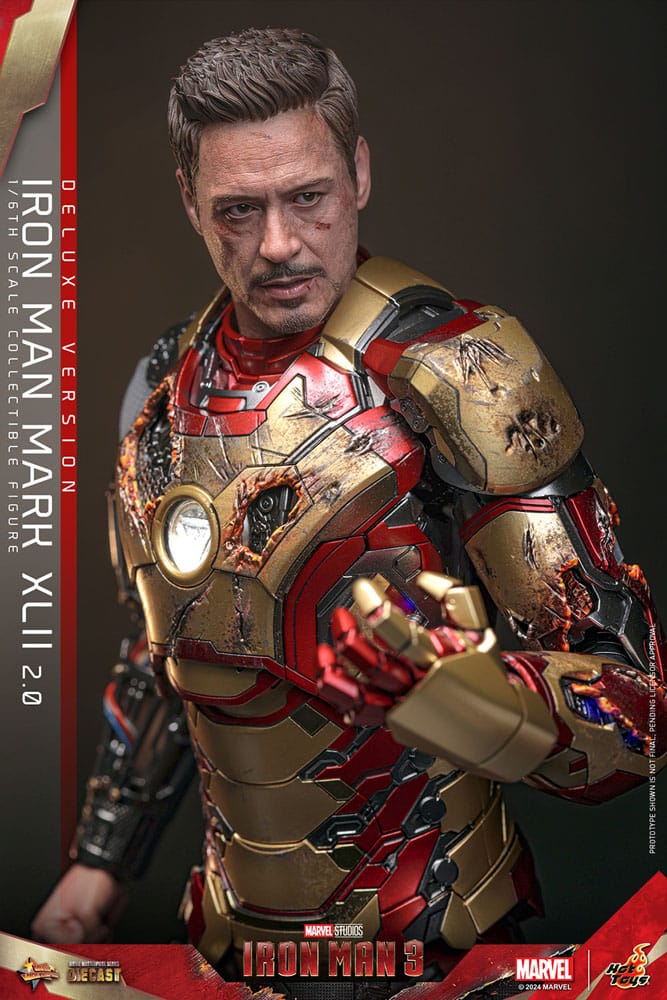 Iron Man Mark XLII 2.0 con casco LED, efectos y base expositora exclusiva