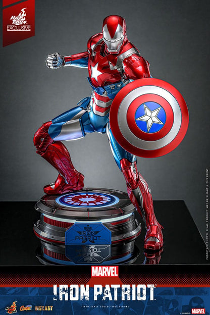 Figura Iron Patriot Hot Toys con escudo del Capitán América y acabado metálico Diecast