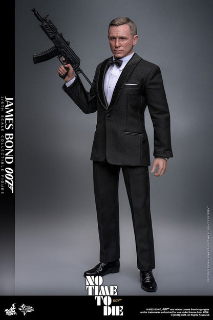 Figura James Bond 1/6 Hot Toys con pistola – No Time To Die