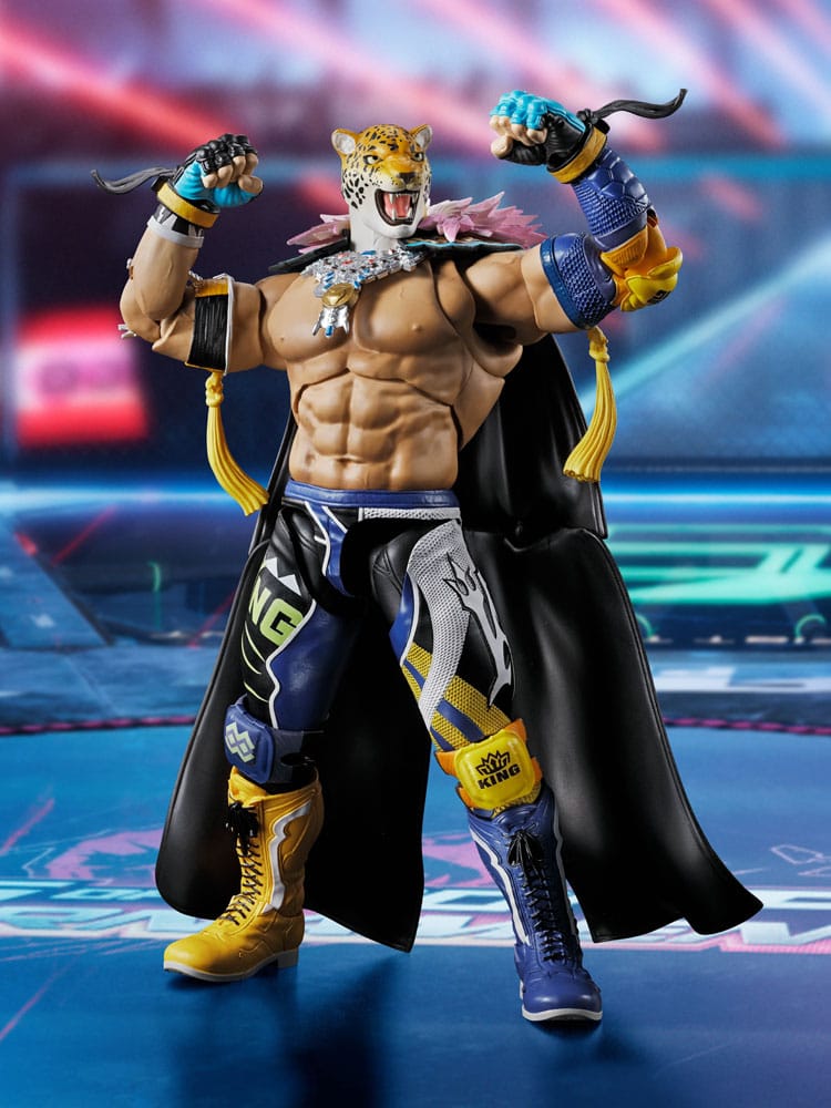 Detalle de la figura King Tekken S.H. Figuarts en pose de combate