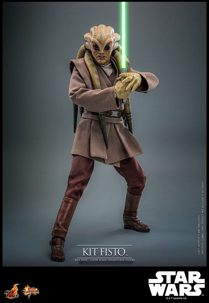 Detalle de la figura de Kit Fisto con capa textil y sable láser con luz LED – escala 1/6