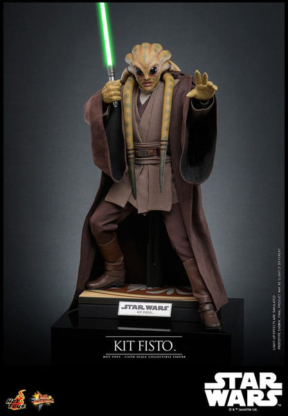 Figura de Kit Fisto en pose Jedi sobre base con logo – Hot Toys Star Wars Movie Masterpiece