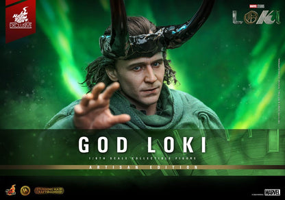 Detalle del esculpido y la capa de la figura God Loki Artisan Edition Hot Toys 1/6