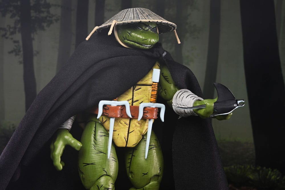 Vista frontal de la figura Old Man Raphael de NECA para Teenage Mutant Ninja Turtles.