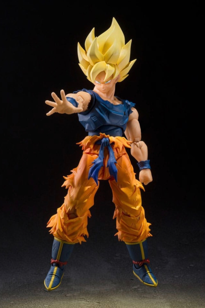 Son Goku Super Saiyan S.H.Figuarts Tamashii Nations en pose frontal con aura de poder.