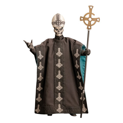 Figura Papa Emeritus II escala 1/6 con báculo y túnica negra – Ghost