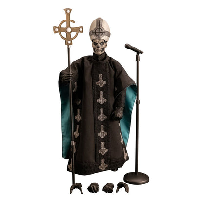 Detalle de figura Ghost Papa Emeritus II con mitra, bastón y manos intercambiables
