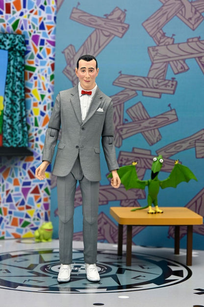 Vista frontal de la figura Ultimate Pee-wee Herman de NECA con cabezas intercambiables.