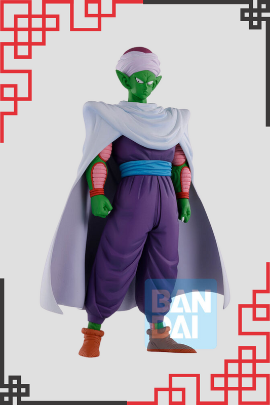 Figura de Piccolo de Dragon Ball Z en posición frontal con su clásica capa blanca.