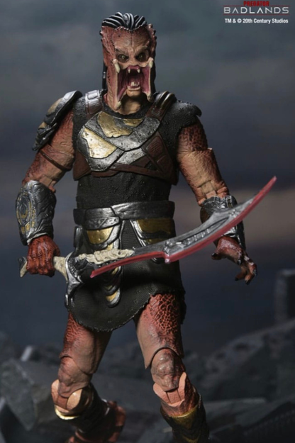 Figura Predator Badlands NECA Ultimate 7 pulgadas con detalles y armas, vista frontal.