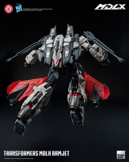 Figura Ramjet Transformers MDLX con accesorios intercambiables de Threezero.