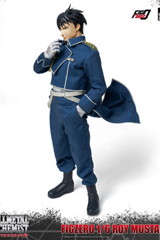 Figura Roy Mustang de Fullmetal Alchemist Brotherhood con uniforme de tela y pose frontal