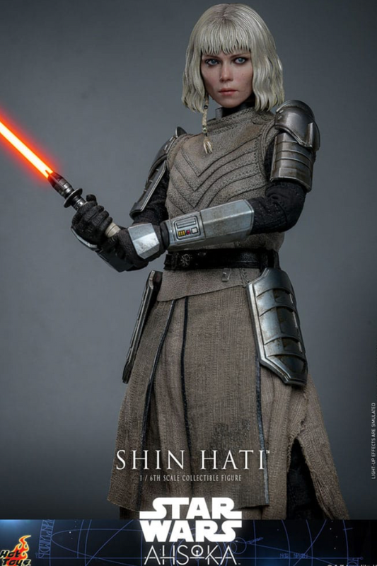 Figura 1/6 Shin Hati Hot Toys Star Wars Ahsoka con sable de luz encendido.