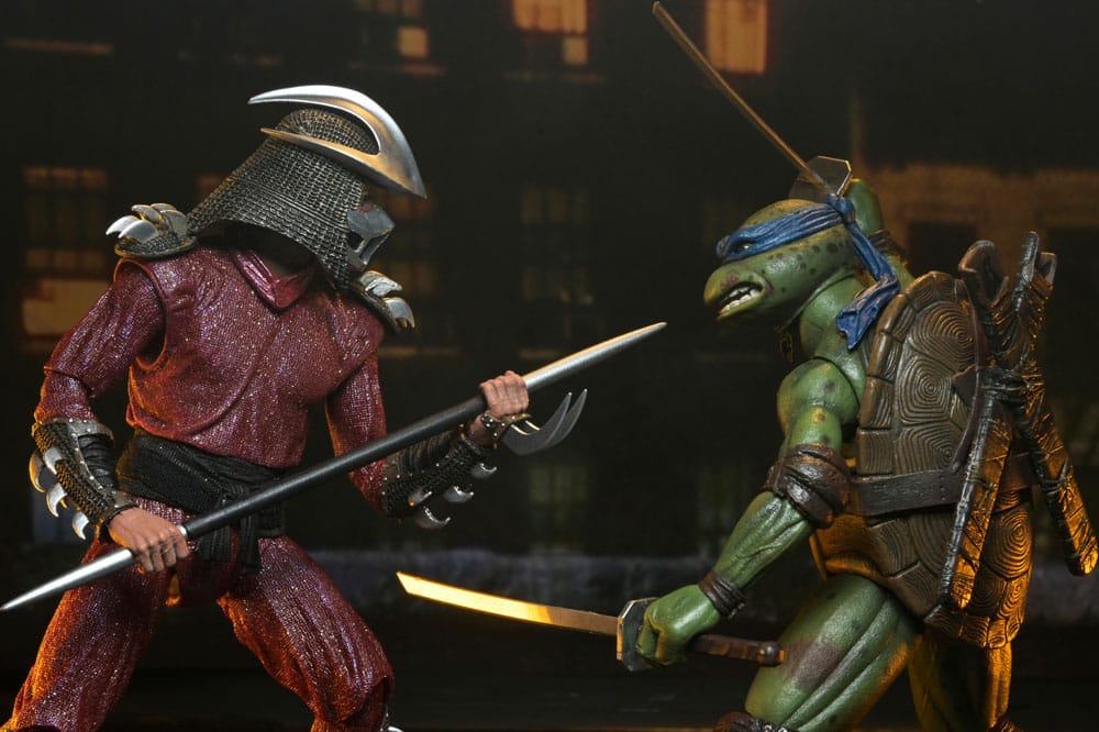 Shredder y Leonardo luchando – figuras NECA articuladas de 18 cm