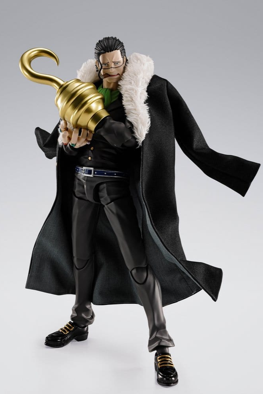 Figura Sir Crocodile S.H.Figuarts One Piece Marineford 18 cm vista frontal con abrigo negro y gancho dorado