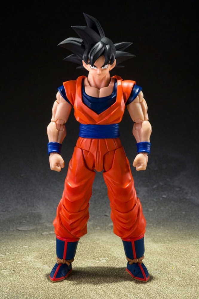 Son Goku S.H.Figuarts Tamashii Nations en pose frontal con traje naranja.