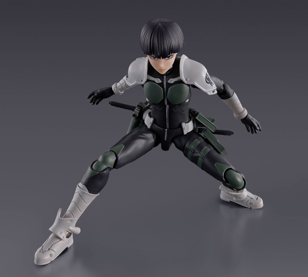 Figura articulada Soshiro Hoshina Tamashii Nations con espadas y pose dinámica