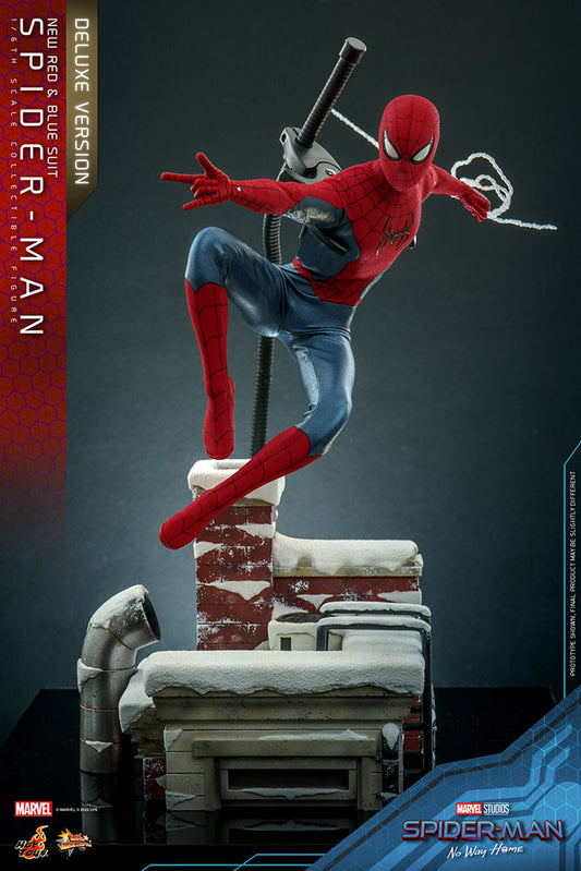 Figura Spider-Man traje rojo y azul Hot Toys Deluxe con base diorama.