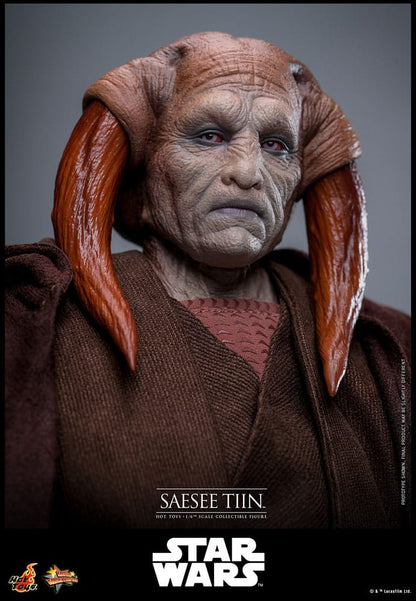 Figura 1/6 Hot Toys Saesee Tiin con túnica Jedi y sable encendido