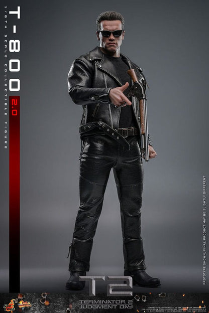 Figura T-800 Hot Toys Battle 2.0 con gafas y escopeta – vista frontal