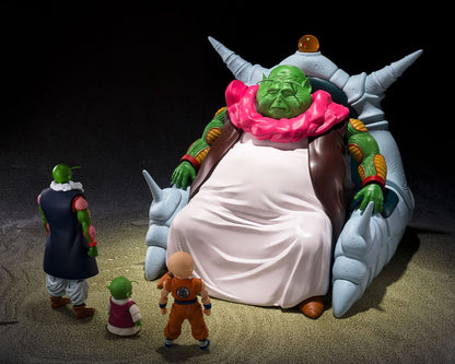 Figura The Great Elder de Dragon Ball junto a personajes de la saga.