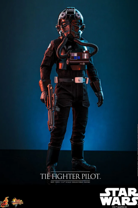 Figura TIE Fighter Pilot Hot Toys escala 1/6 con casco detallado
