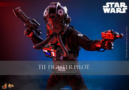Vista lateral del TIE Fighter Pilot Hot Toys con armadura imperial