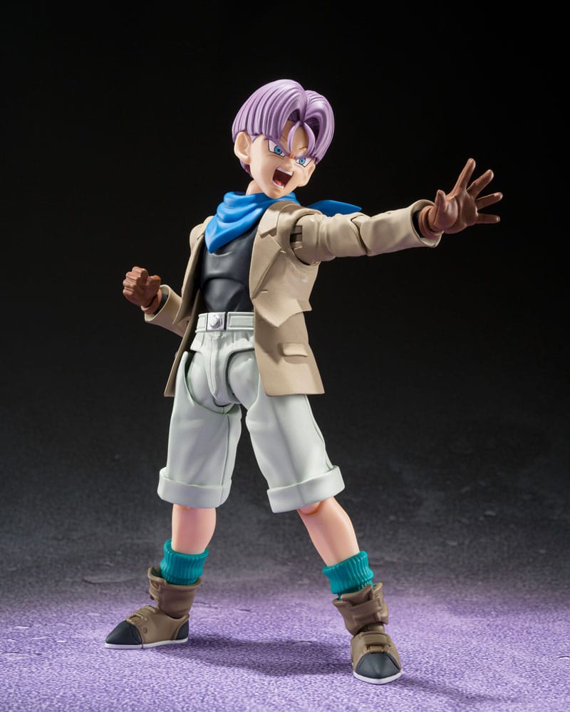 Figura articulada Trunks Dragon Ball GT Tamashii Nations con efectos de combate